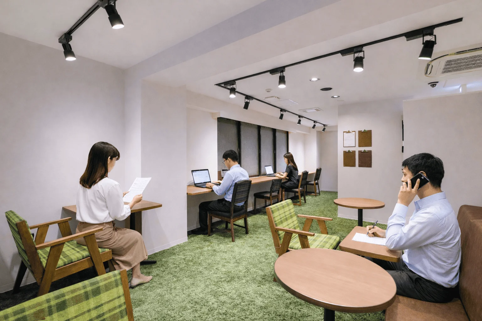 THE HUB 神田西口
