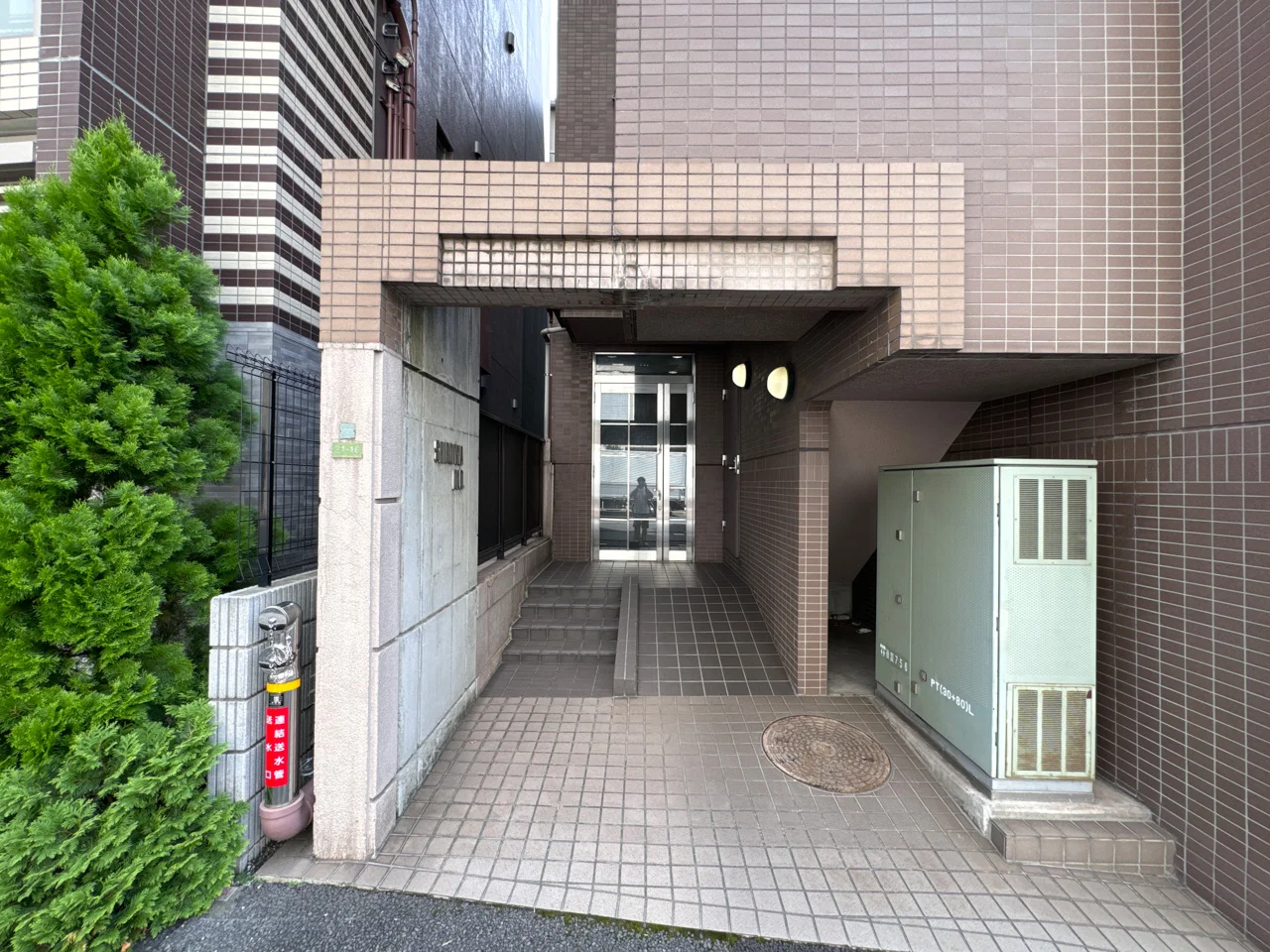 白岩ビル 4 エントランス 3