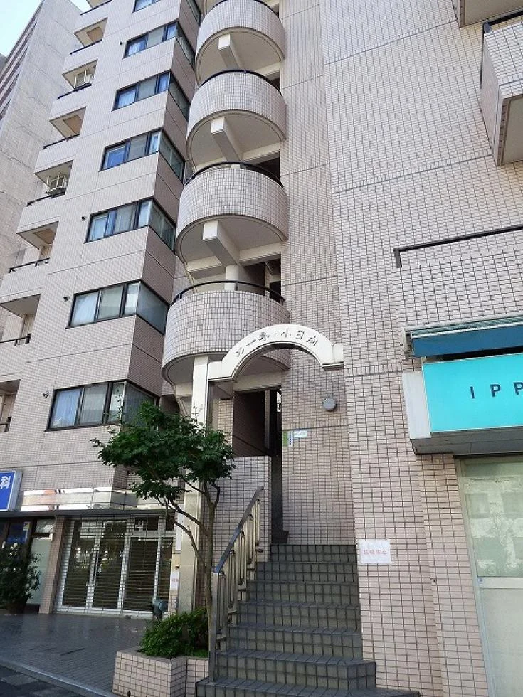 カーネ小日向ビル 1 エントランス 3
