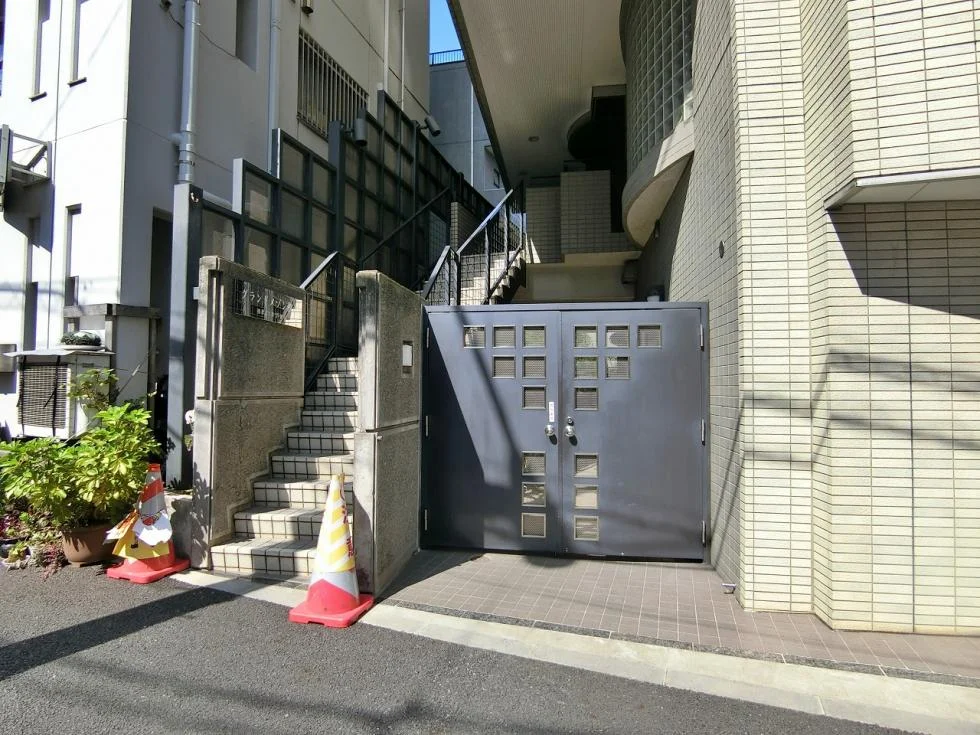 グランドメゾン根津 1 エントランス 5