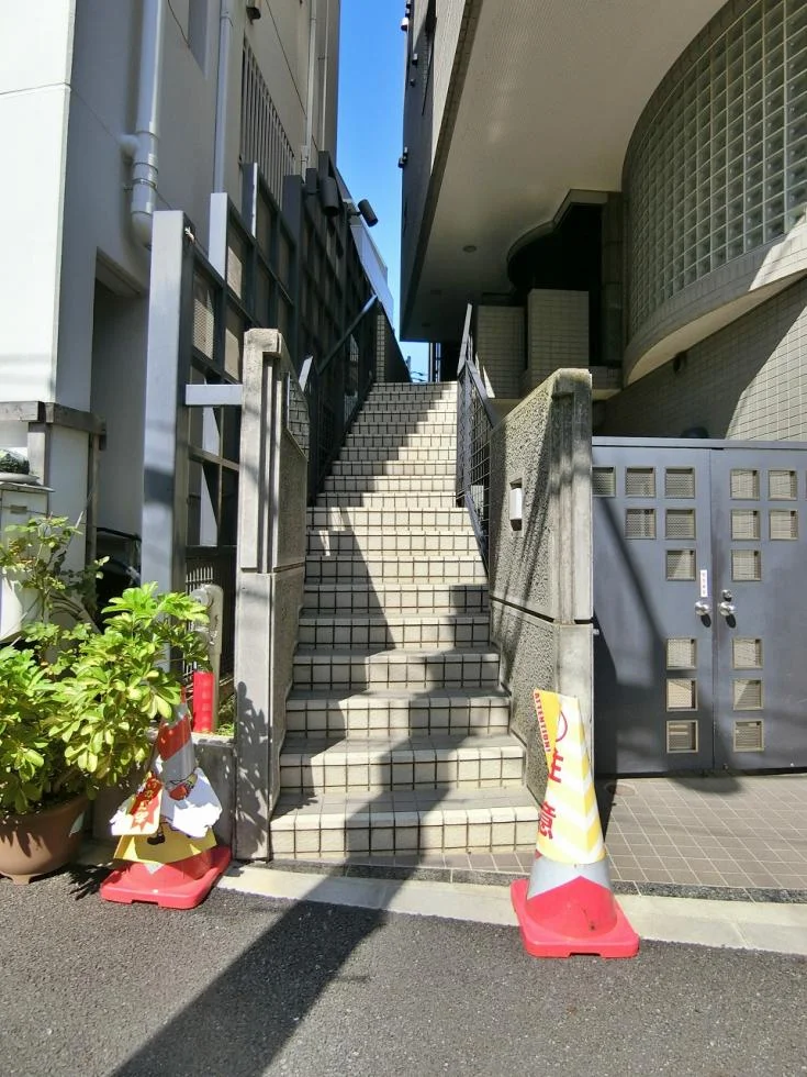 グランドメゾン根津 1 エントランス 7
