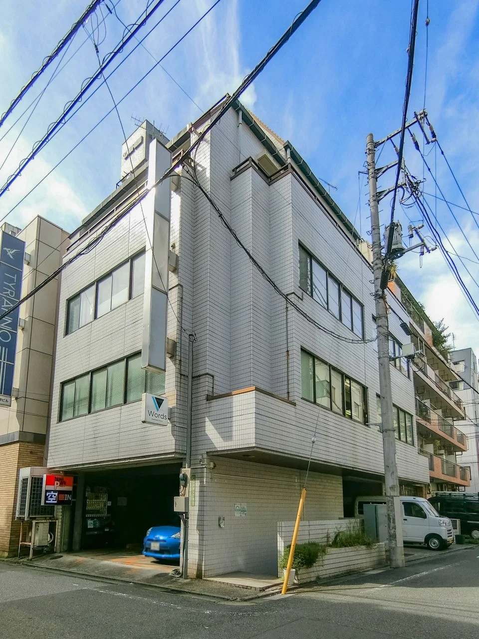 COAビル 3 外観 1