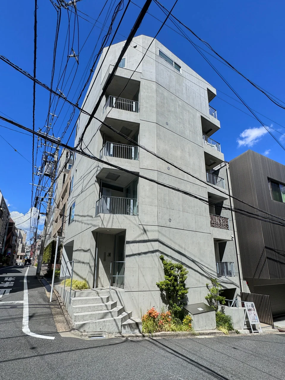 シャンティ湯島 B1 外観 1