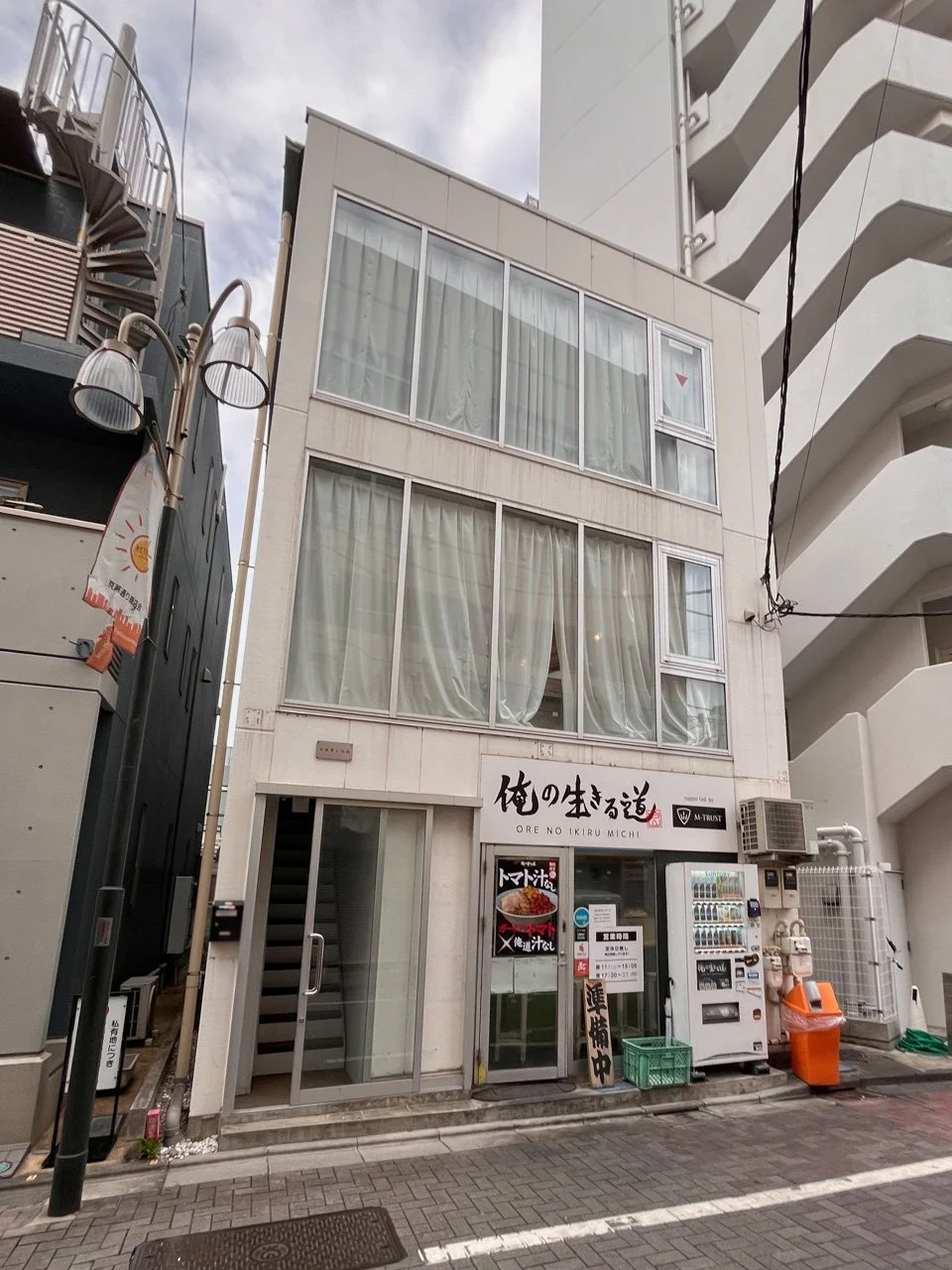マガザン白山 3 外観 2