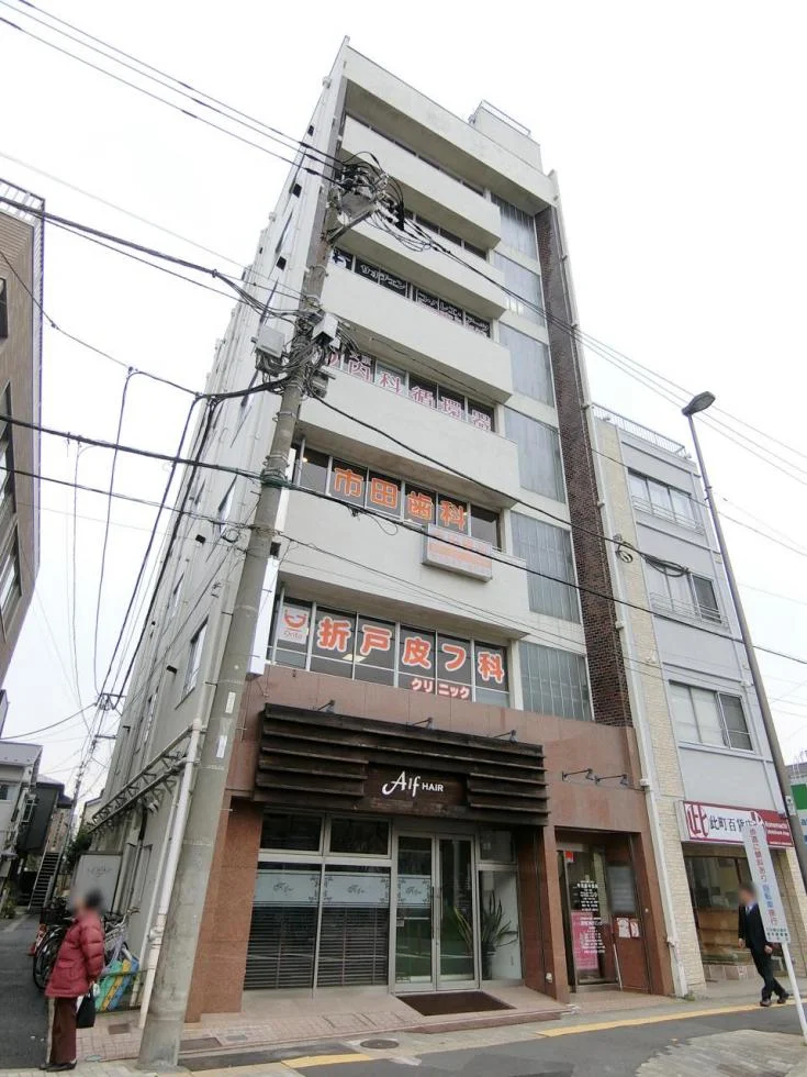 ウエスト・ワンビル - 画像1