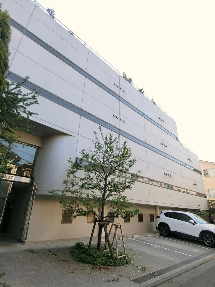 百番館 外観 4