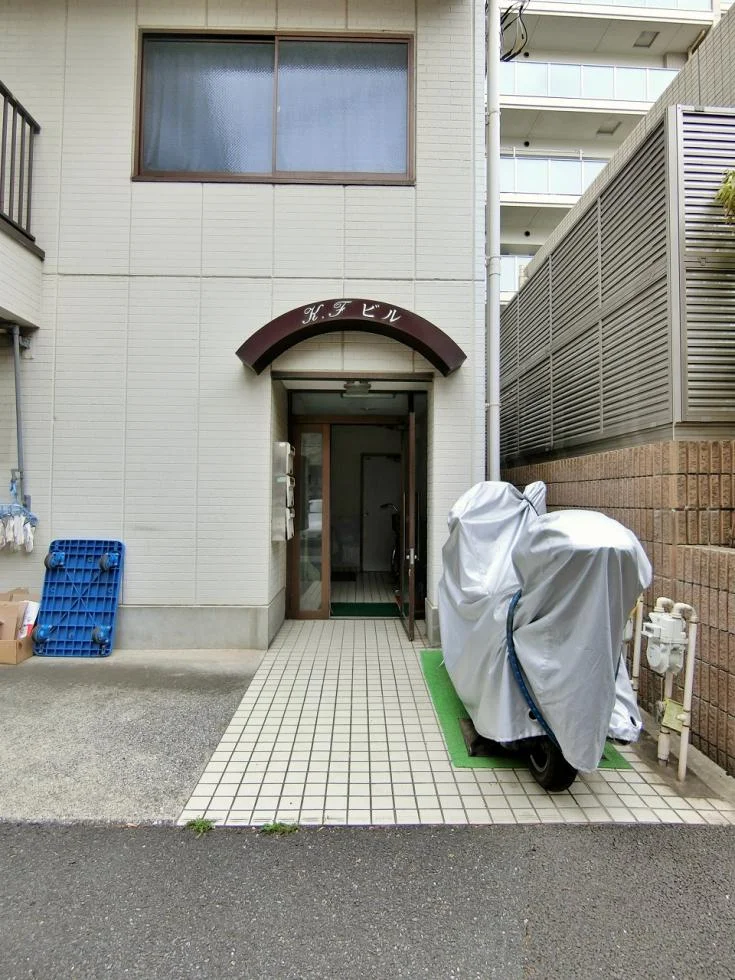 KFビル 1階から2階 エントランス 3