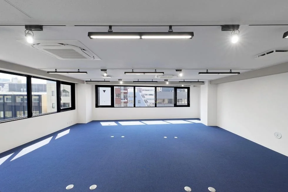 御茶ノ水クロスビル 8