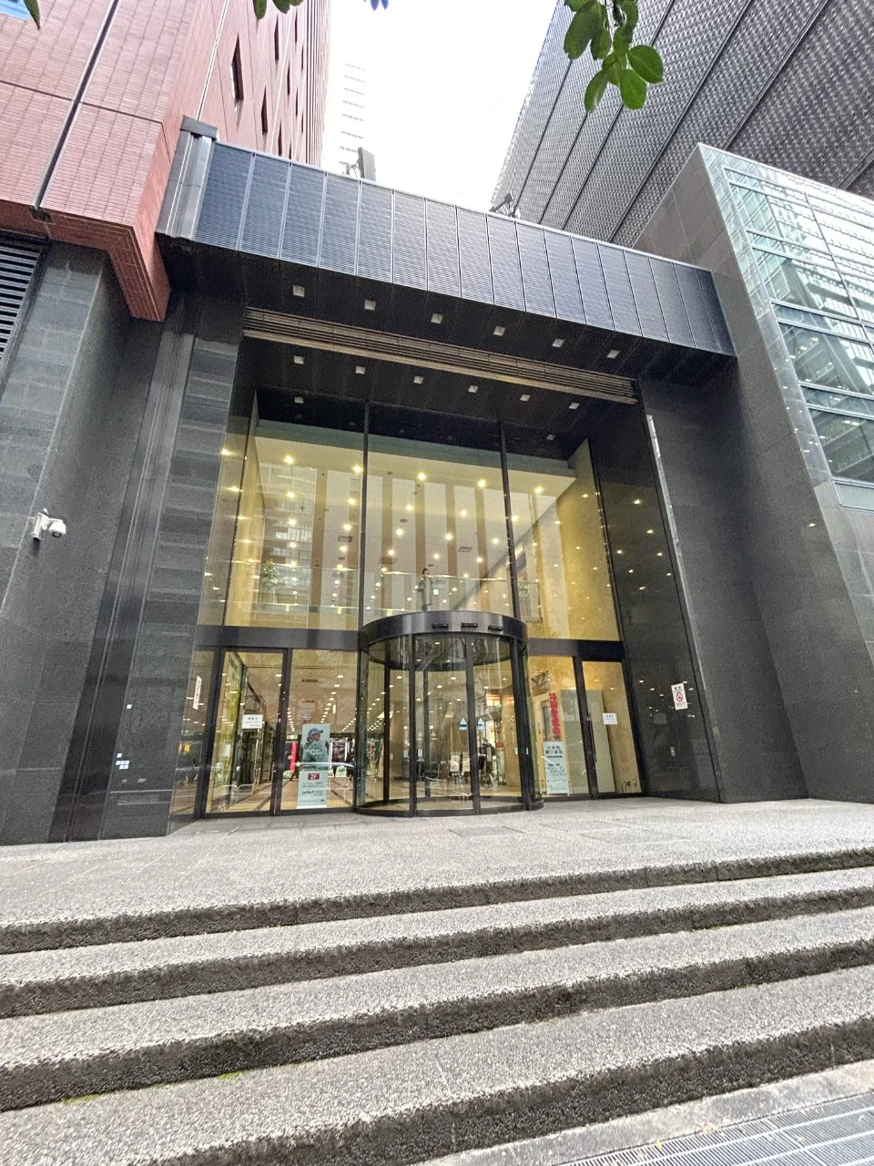 KDDI大手町ビル 22 エントランス 3