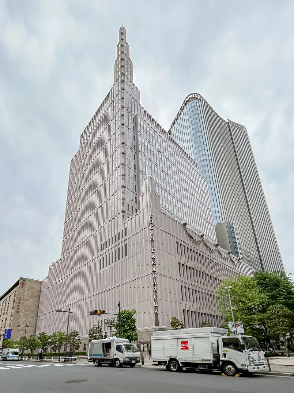 東京宝塚ビル 18 オフィスビル外観 1