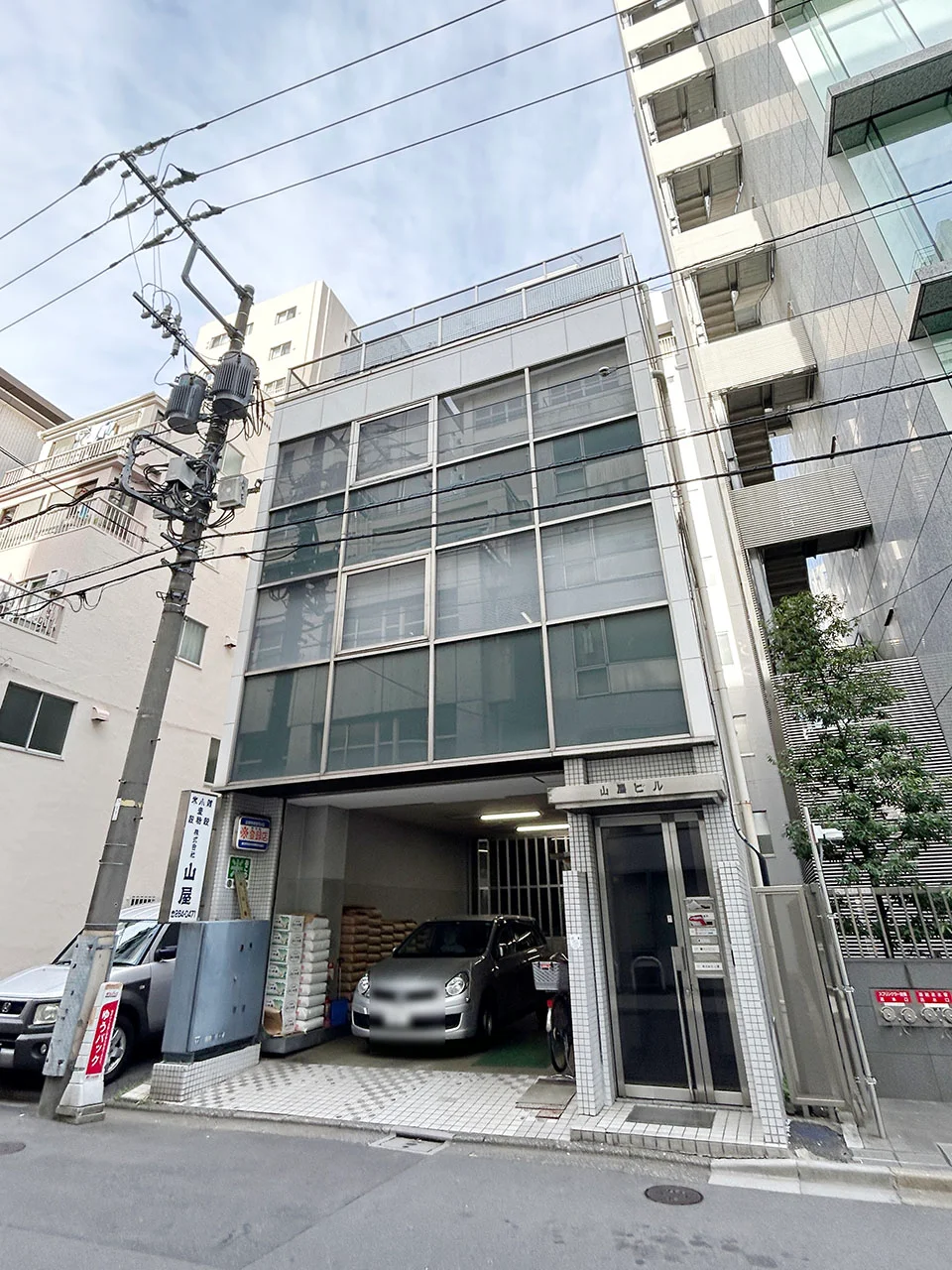 山屋ビル 3 オフィスビル外観 1
