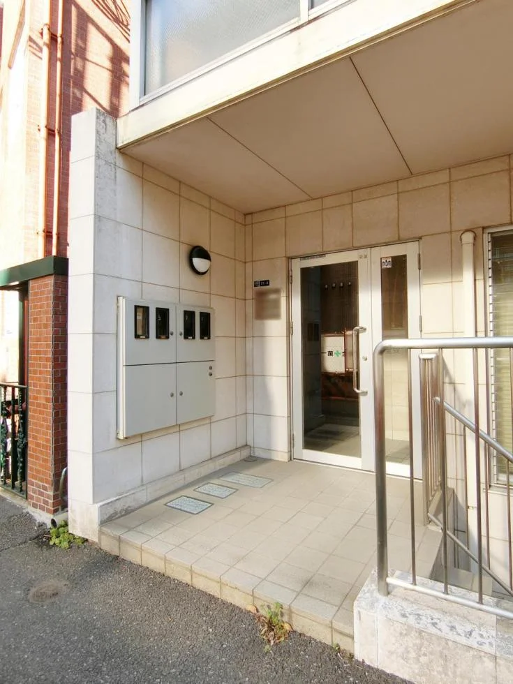 平河町アクティ B1 エントランス 4