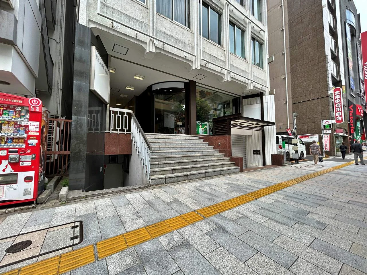日本分譲住宅会館ビル 3 ビルエントランス 3
