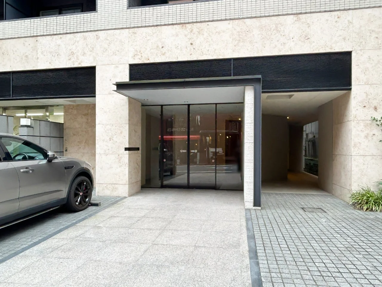 THE AXIS KOJIMACHI(ザアクシス麹町) 1 エントランス 3
