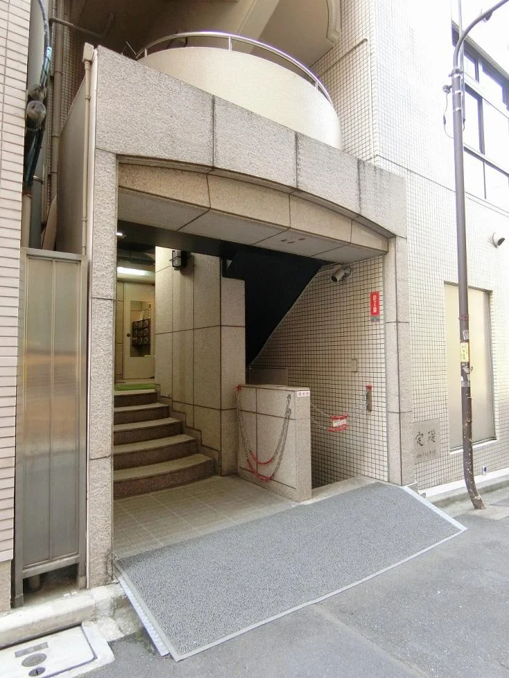 UIビル 3 エントランス 3