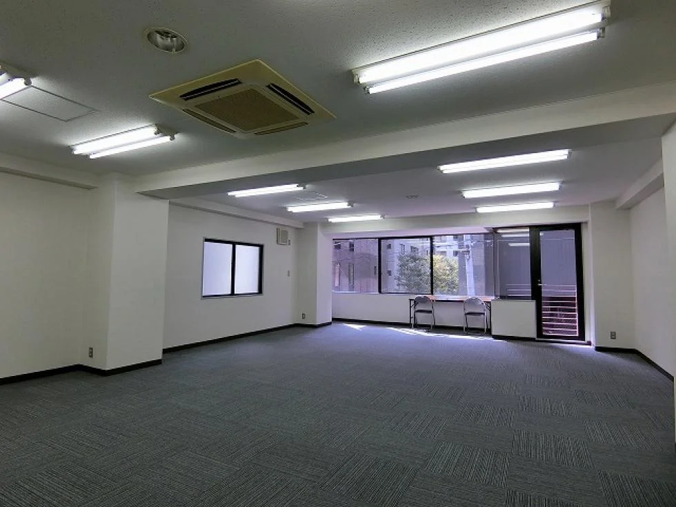 岡部ビル 2 内装 1