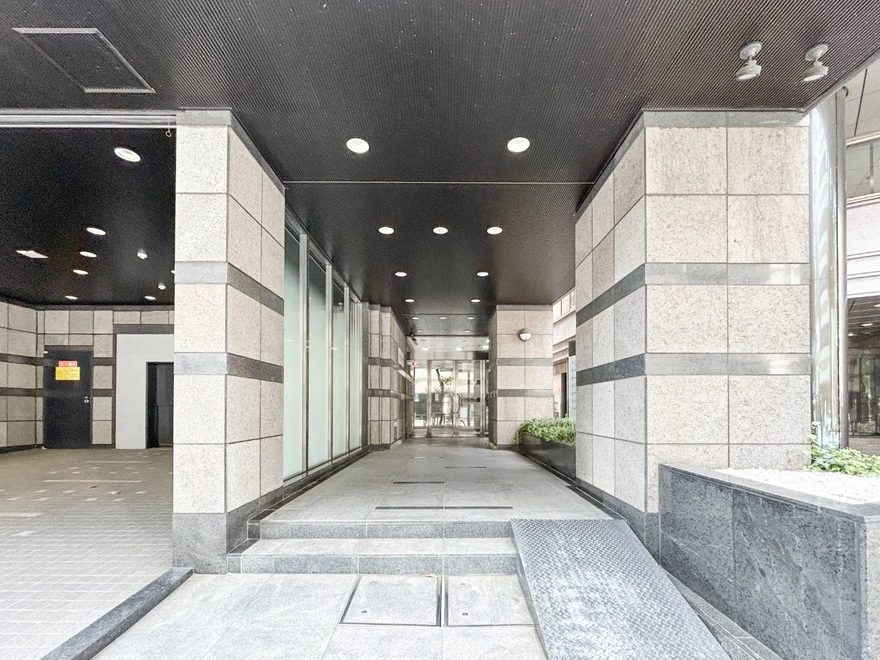 NCO神田淡路町ビル 6 ビルエントランス 3