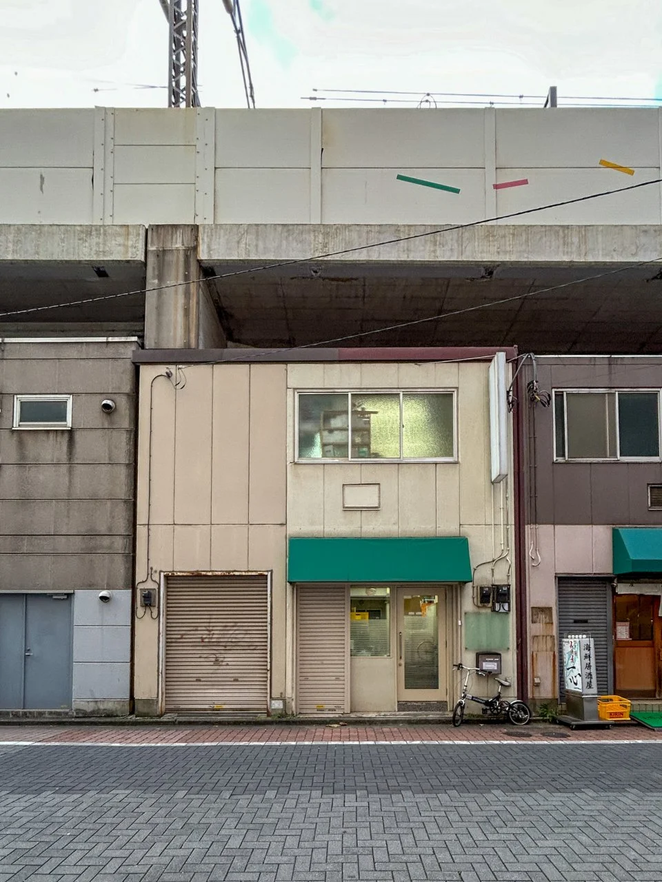 丸進ビル 一棟貸し 外観 1