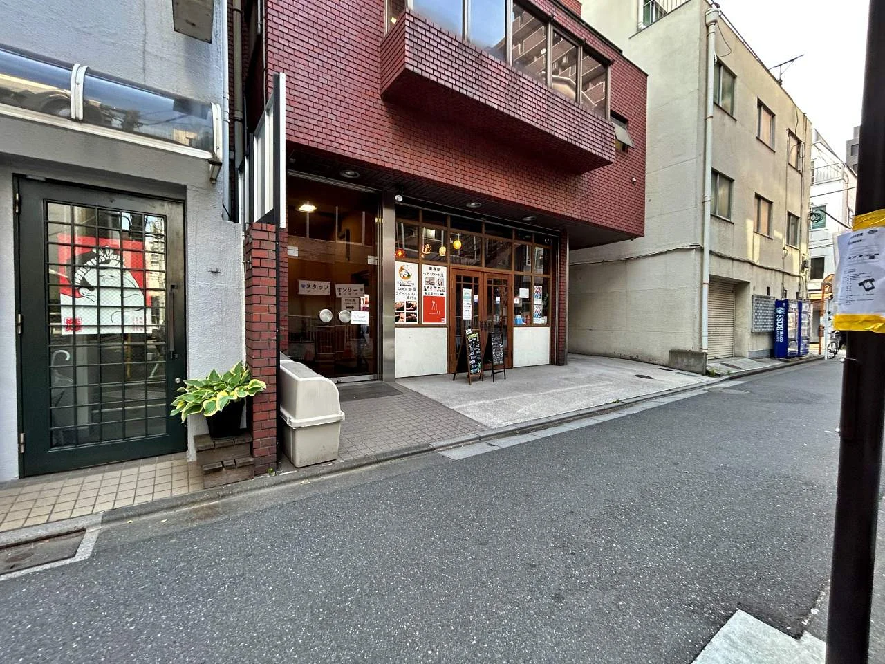 Aiビル B1階から4階1棟貸し エントランス 3