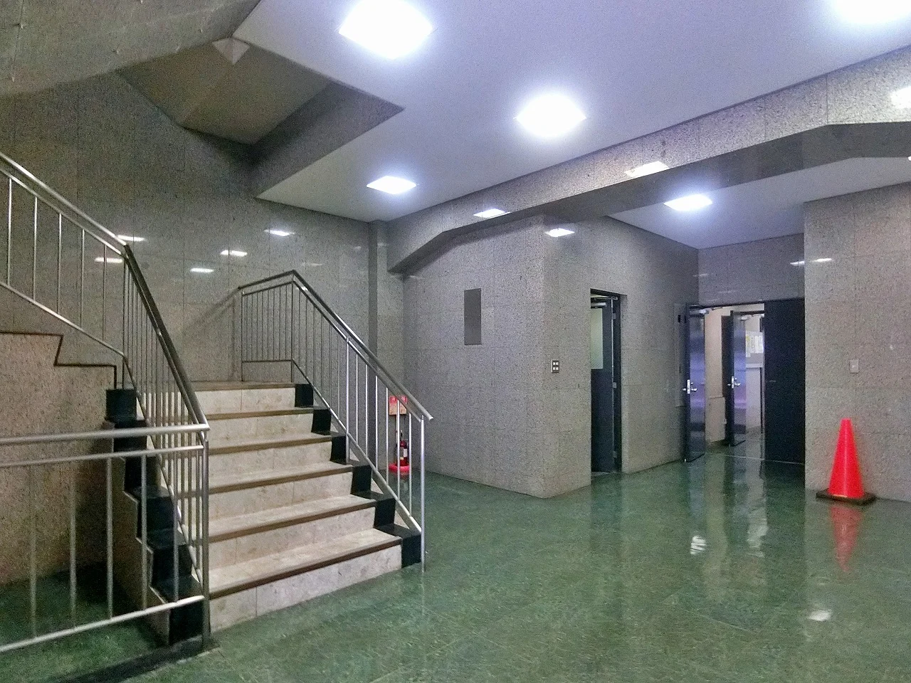 日東ビル 10 ビルエントランス 4
