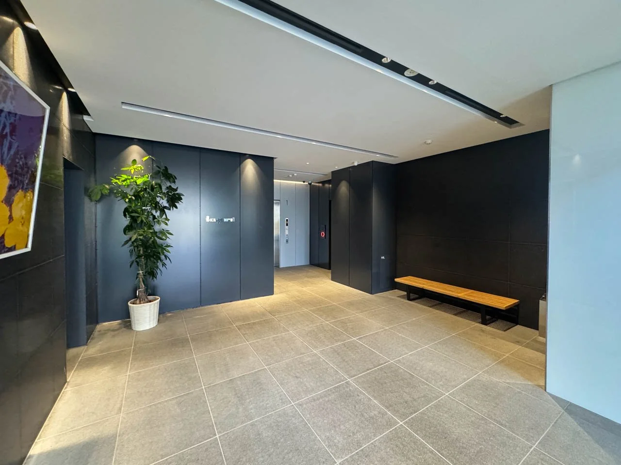 KYONI BLDG. 4 エントランス 4