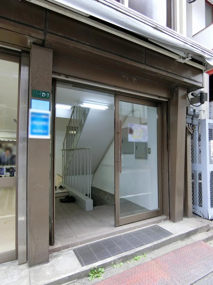 千代田電通ビル 地下1階から5階一棟貸し エントランス 3