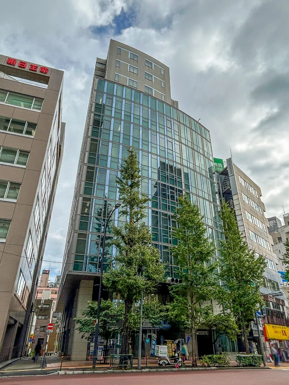 新御茶ノ水アーバントリニティビル 8 オフィスビル外観 1
