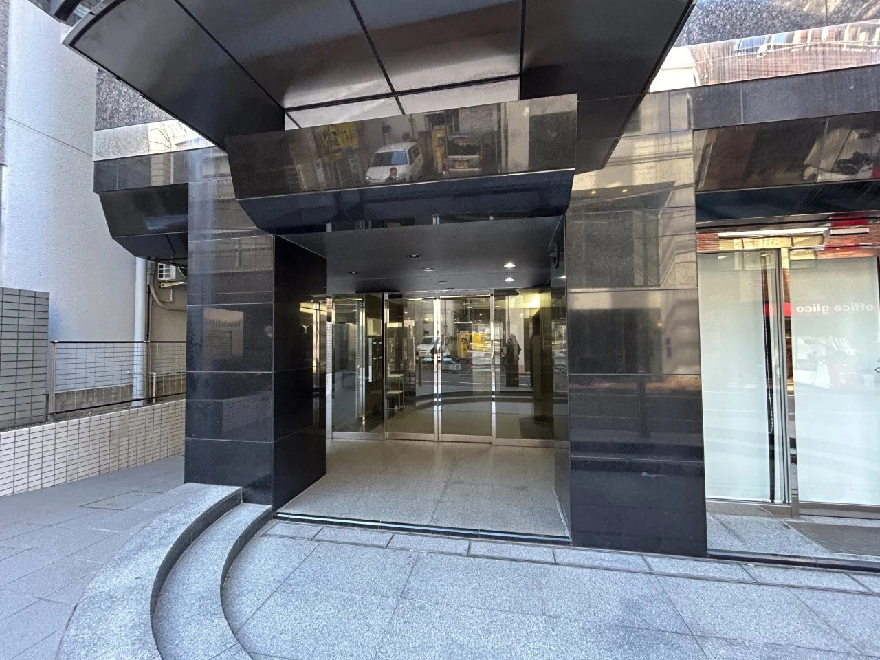 Tobunsha.BLDG 3 ビルエントランス 5