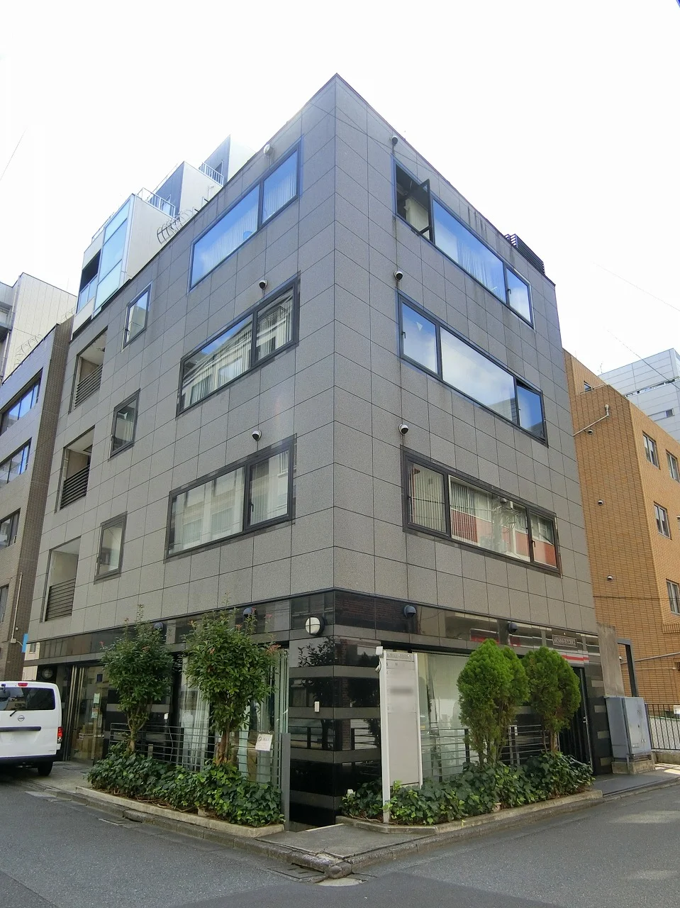 アキヤマビルディング2 1 オフィスビル外観 1