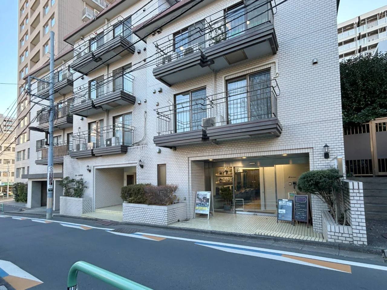 MID POINT市ヶ谷(ミッドポイント市ヶ谷)(クレール東郷坂1階) 1 エントランス 3