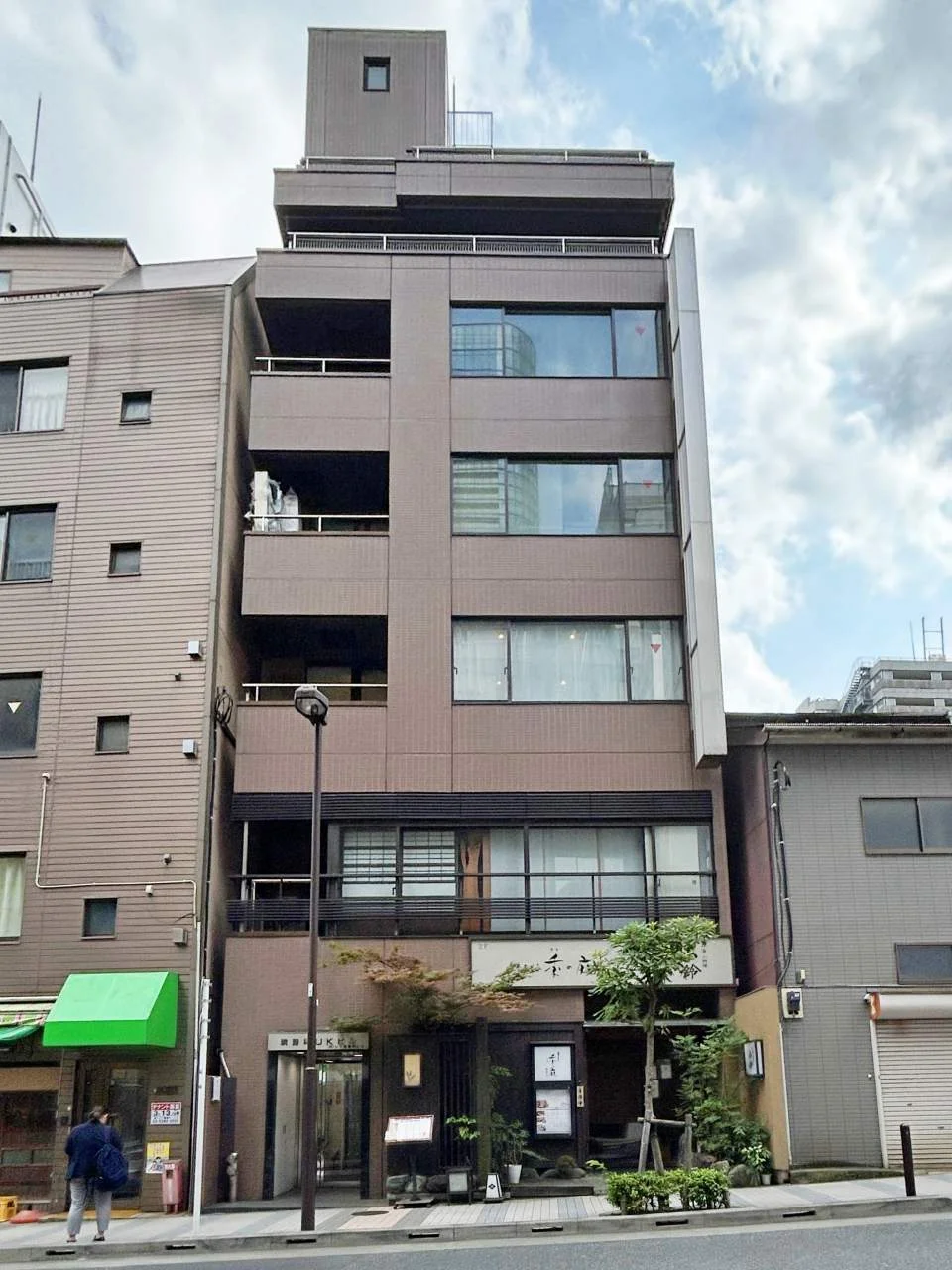淡路町UKビル 3 オフィスビル外観 1