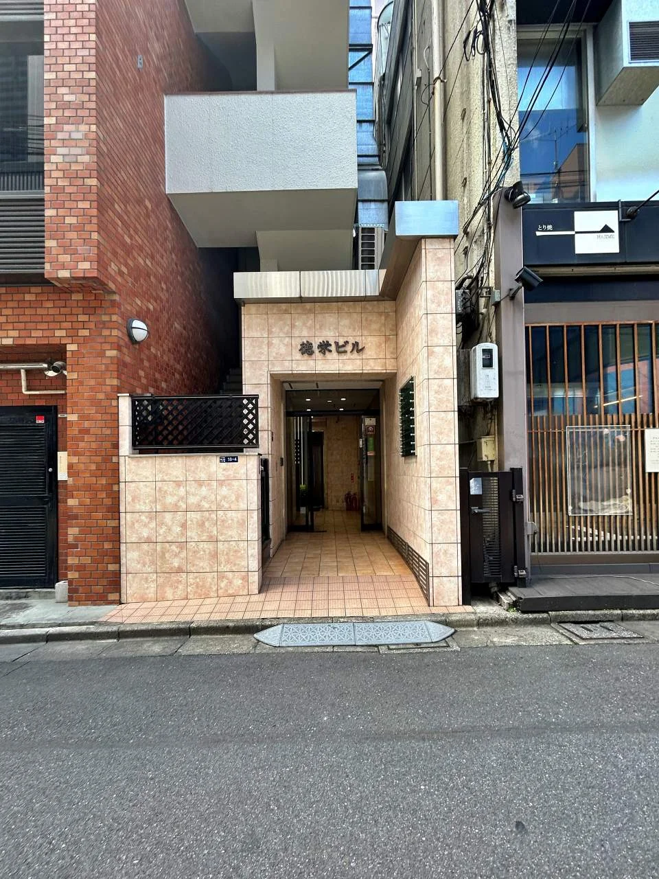 徳栄ビル 4 エントランス 3