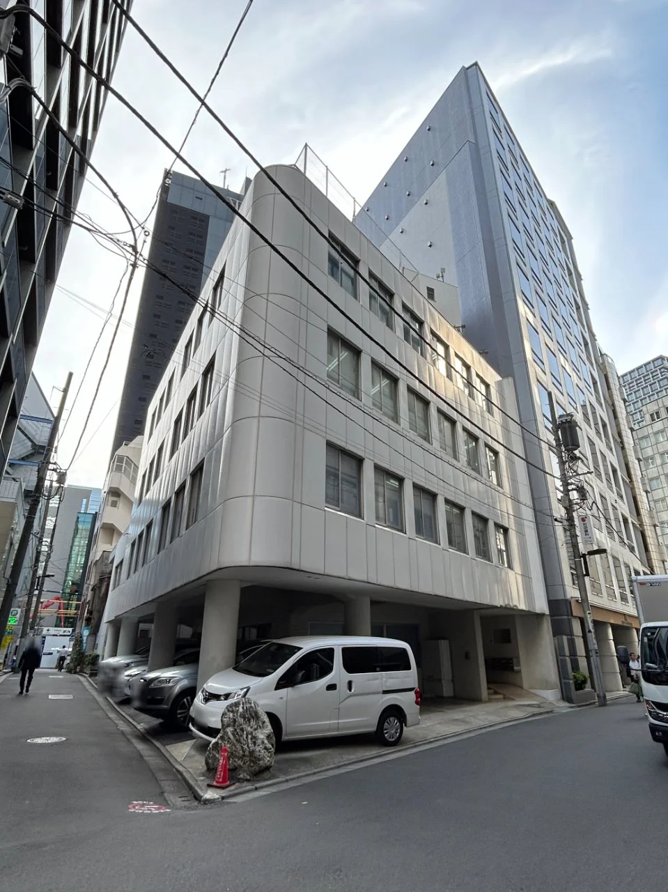 日経タイプビル 4 オフィスビル外観 1