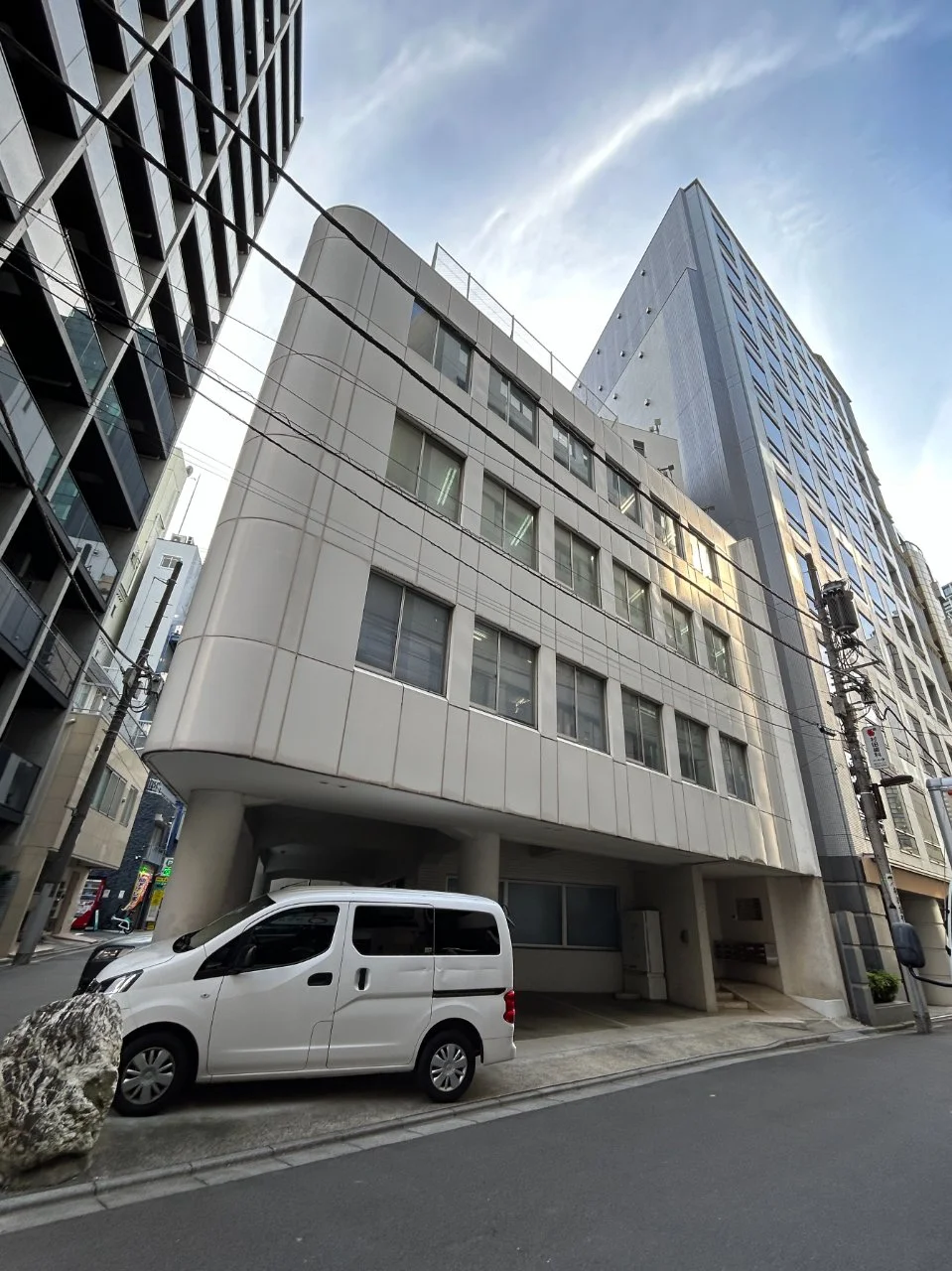 日経タイプビル 4 オフィスビル外観 2