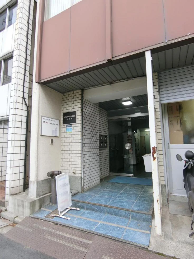 ビックウエストビル3号館 4 ビルエントランス 6
