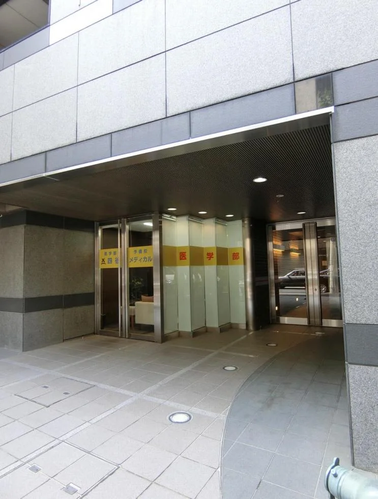 番町YMビル 5 エントランス 3
