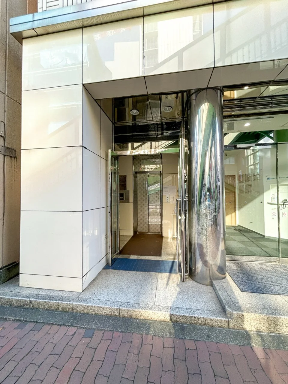 山京別館 9 エントランス 3