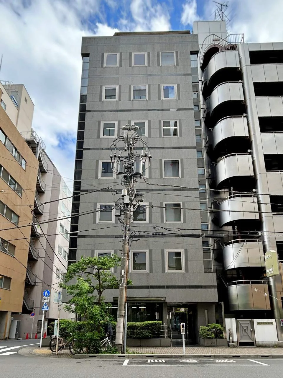 秋芳ビル B1 外観 1