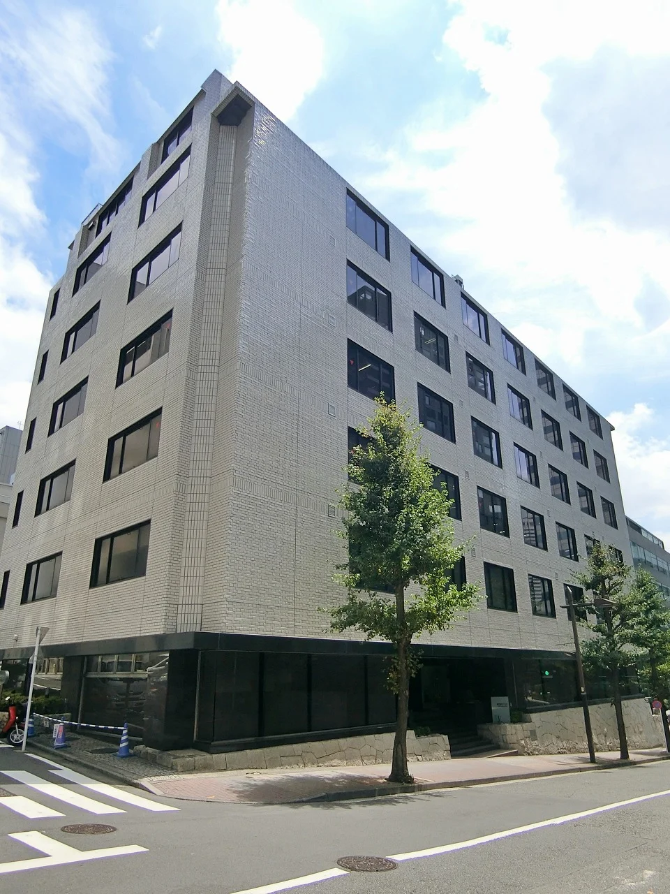 新麹町ビル 6 オフィスビル外観 2