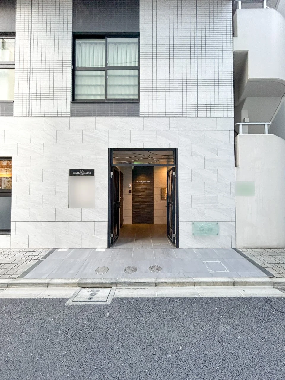 THE SKY GranDEAR 神田錦町(ザ・スカイグランディア神田錦町) 6 エントランス 3