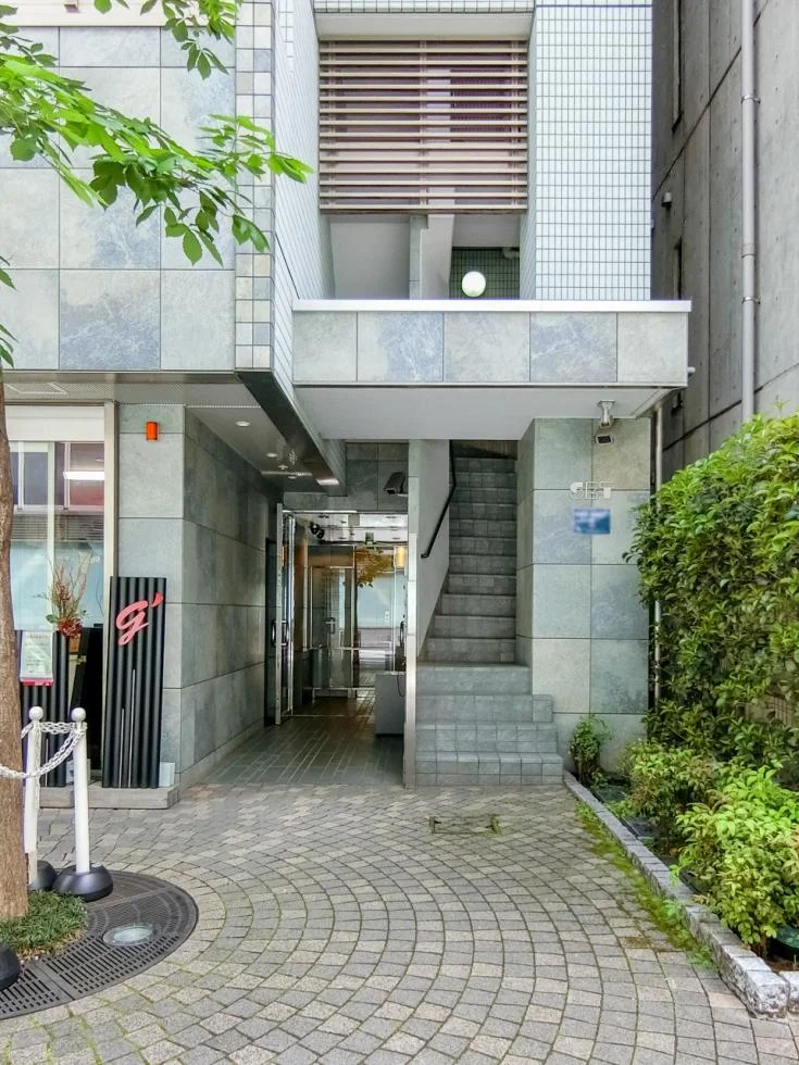 TRUST VALUE 麹町 5 ビルエントランス 3