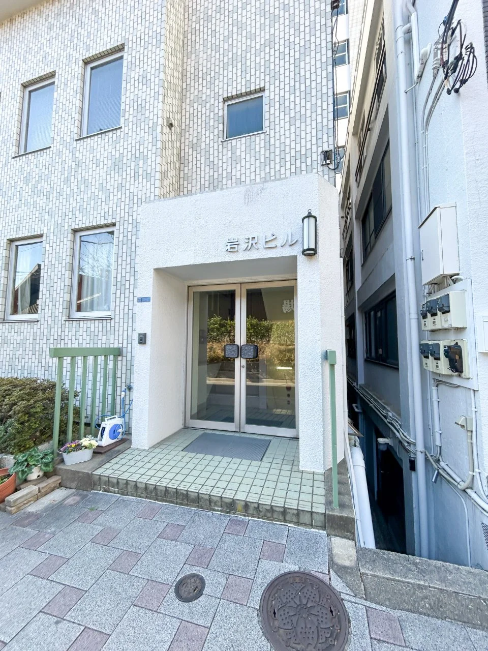 岩沢ビル 1 エントランス 3