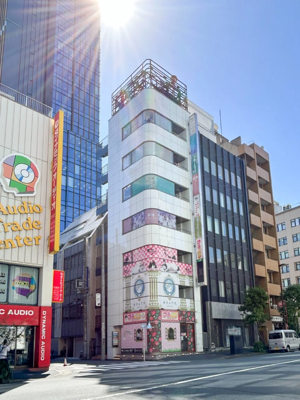 アキバあそび館 1階から7階 外観 1