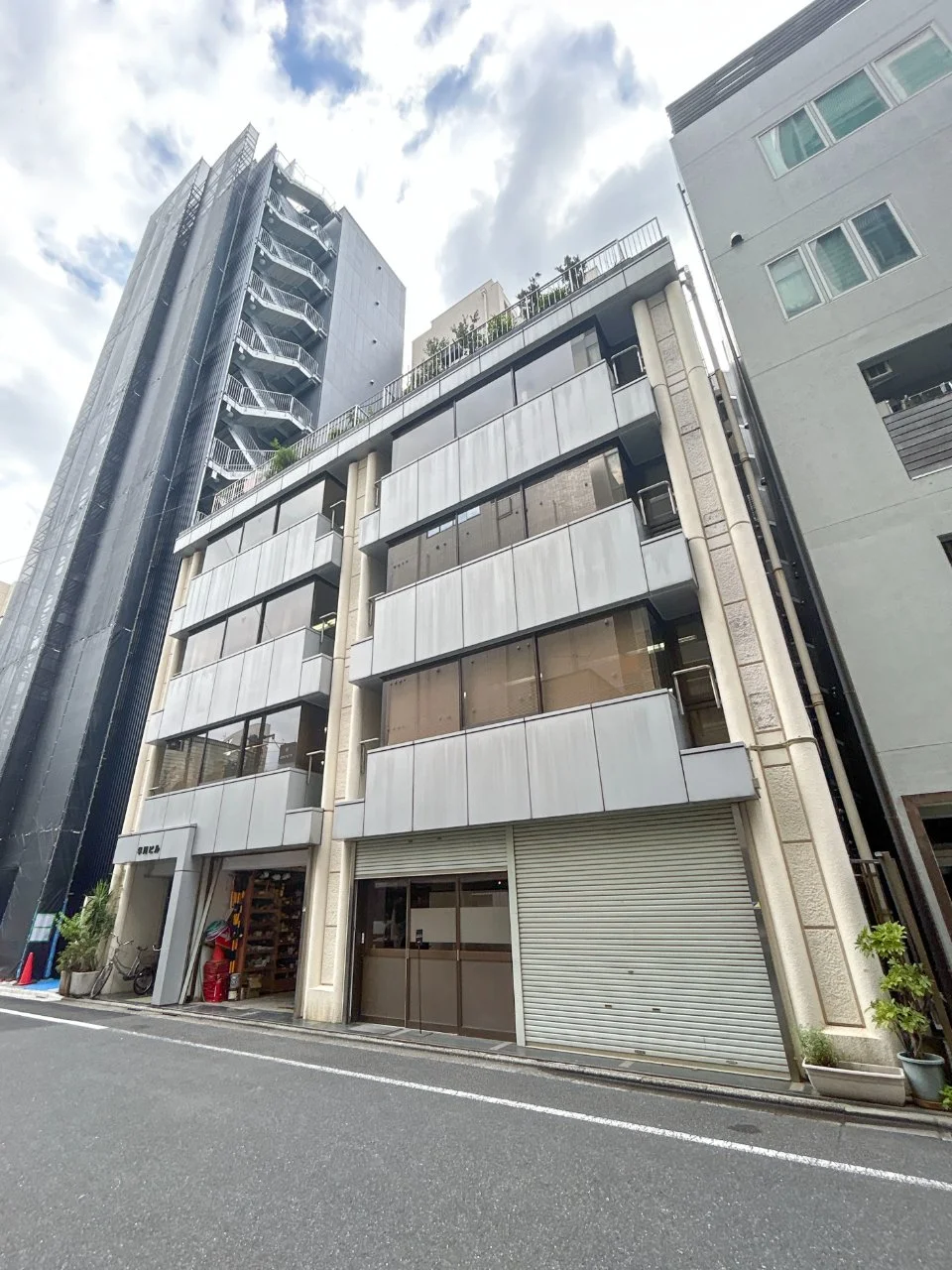 早川ビル 2 オフィスビル外観 2