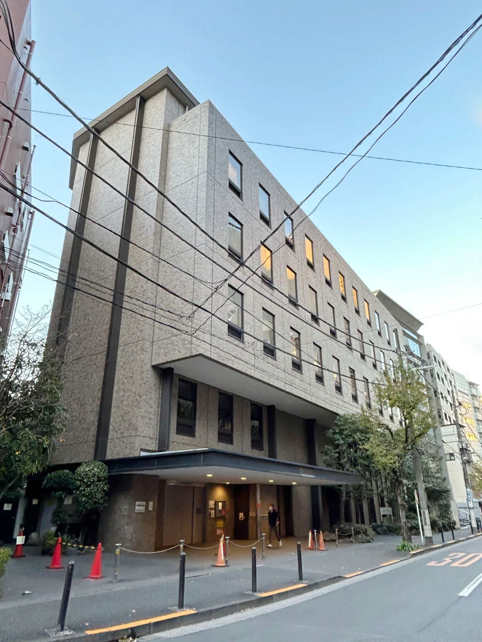 興和二番町ビル B1 外観 1