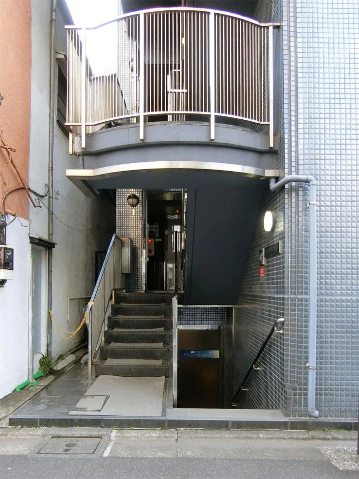 TSI神保町ビル 4 ビルエントランス 3
