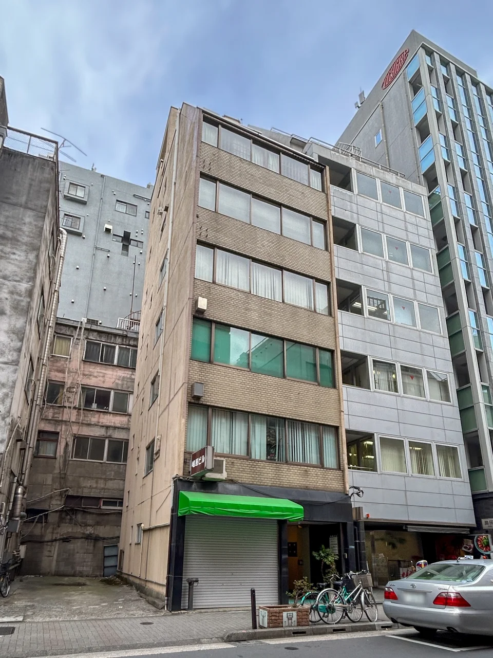 嶋屋ビル 2 オフィスビル外観 1