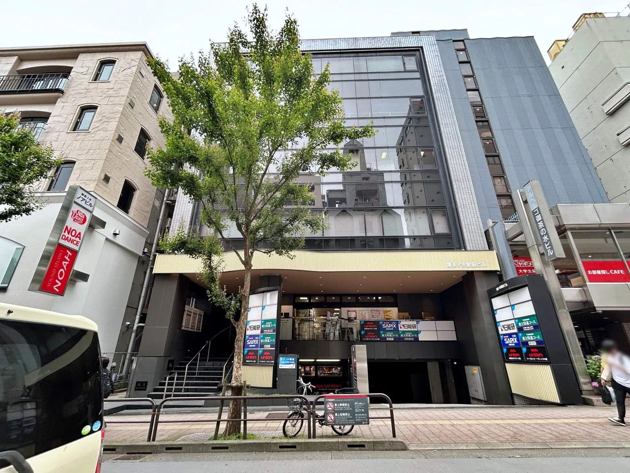 御茶ノ水駅前ビル B1 オフィスビル外観 2