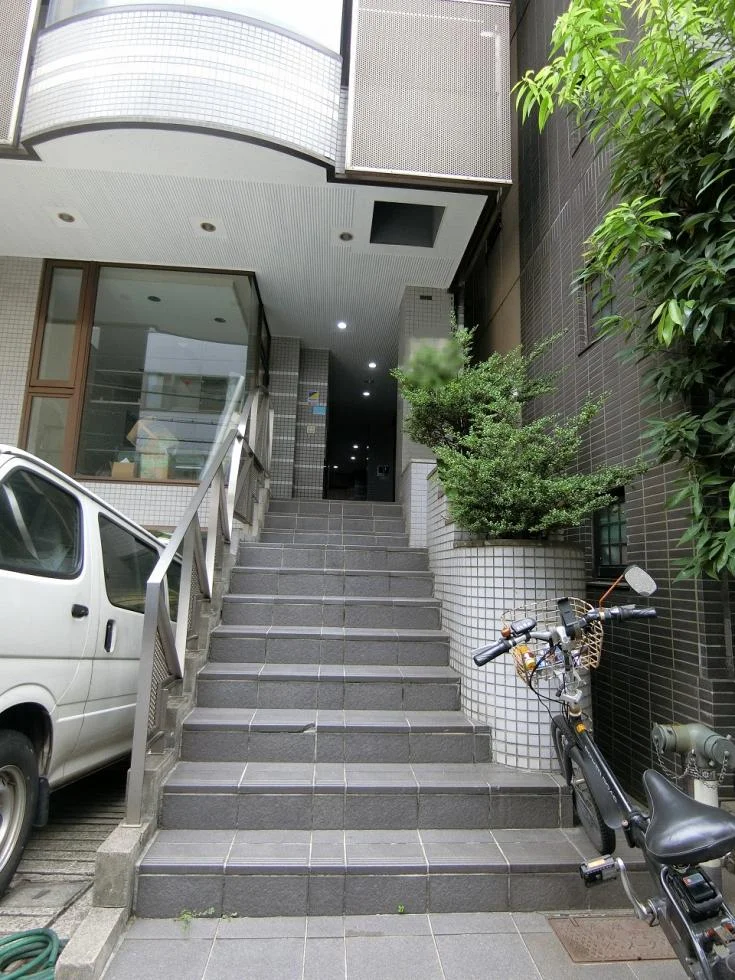 Biz Feel Iwamotocho 5 ビルエントランス 4