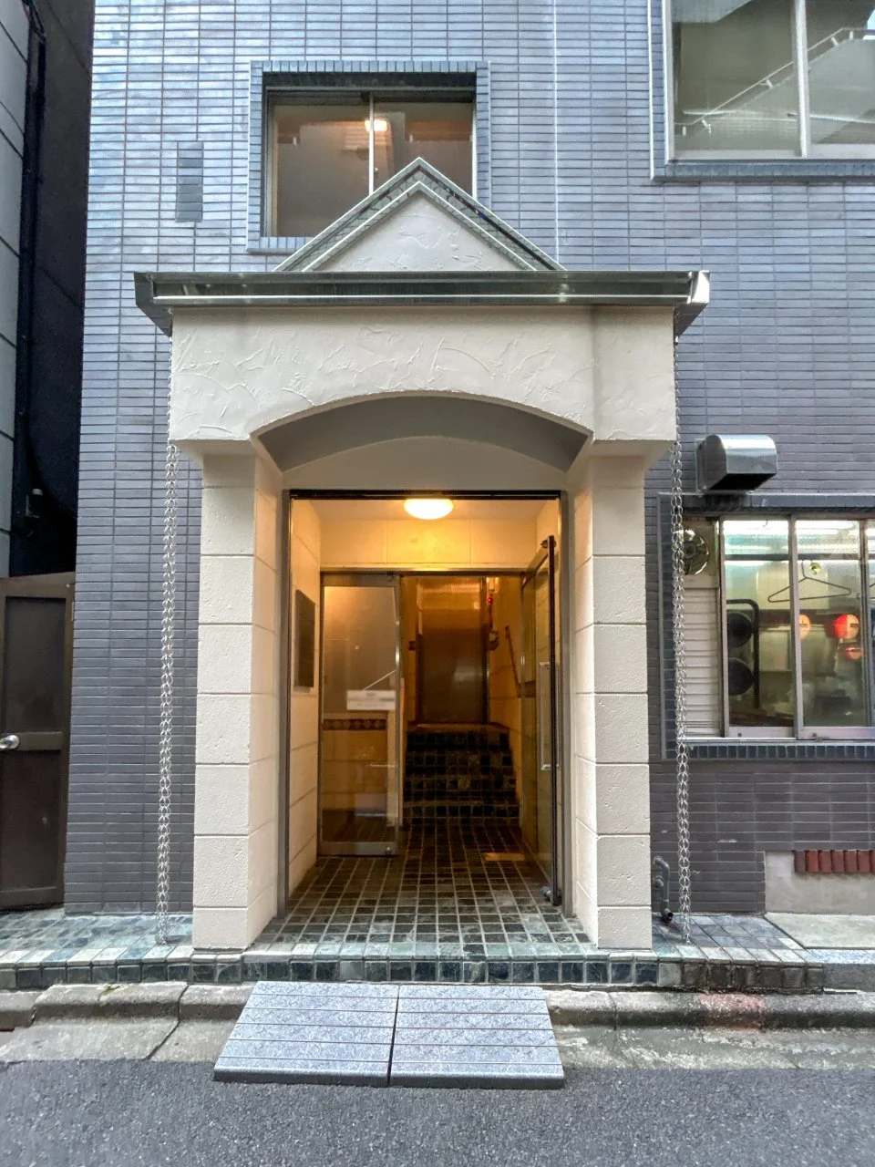 保坂神田ビル 2 ビルエントランス 4